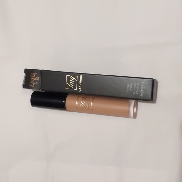 Fmg Cashmere Avon concealer - Picture 1 of 4